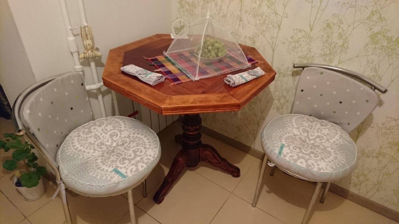 Comfortable Apartment On The River Bank كييف المظهر الخارجي الصورة